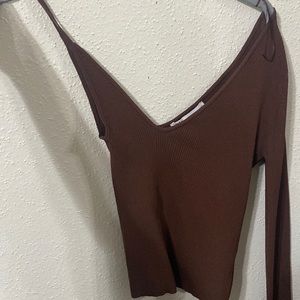 Zara one side long sleeve/ short sleeve
Color: Brown
Size: Medium